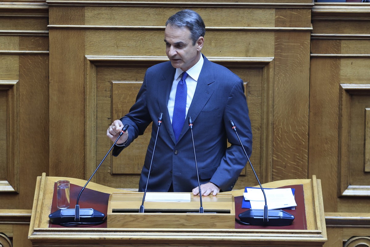 «Πρόθυμα πλυντήρια», «ληγμένα προϊόντα», «ναφθαλίνη», «απίστευτα ψέματα», «πήγε τη χώρα πίσω» – Οι ατάκες Μητσοτάκη για Τσίπρα