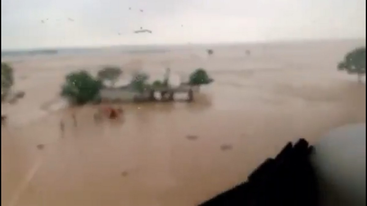 Πακιστάν: 54 νεκροί μέσα σε 24 ώρες από τις σφοδρές βροχοπτώσεις (VIDEO)