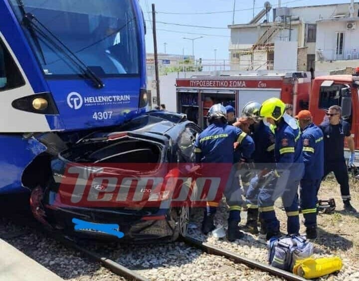Σύγκρουση συρμού του Προαστιακού με αυτοκίνητο στην Πάτρα – Εγκλωβισμένος ο οδηγός