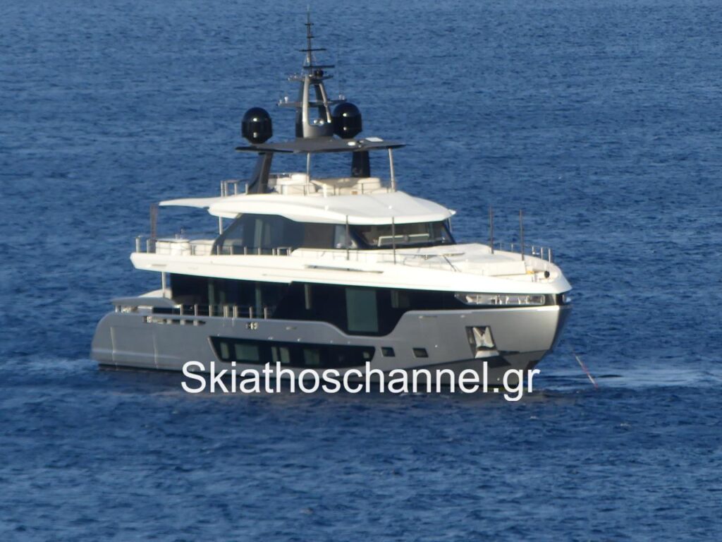 Ο Κριστιάνο Ρονάλντο με την σύντροφό εθεάθησαν στην Σκιάθο με το superyacht τους (ΦΩΤΟ- VIDEO)
