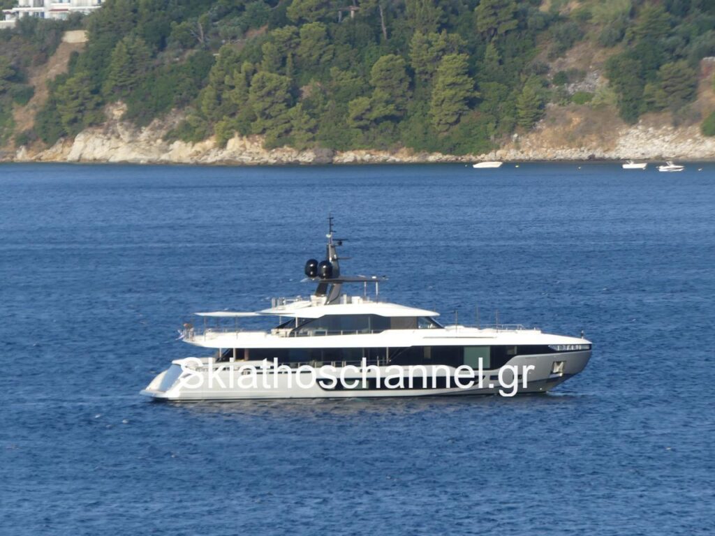 Ο Κριστιάνο Ρονάλντο με την σύντροφό εθεάθησαν στην Σκιάθο με το superyacht τους (ΦΩΤΟ- VIDEO)