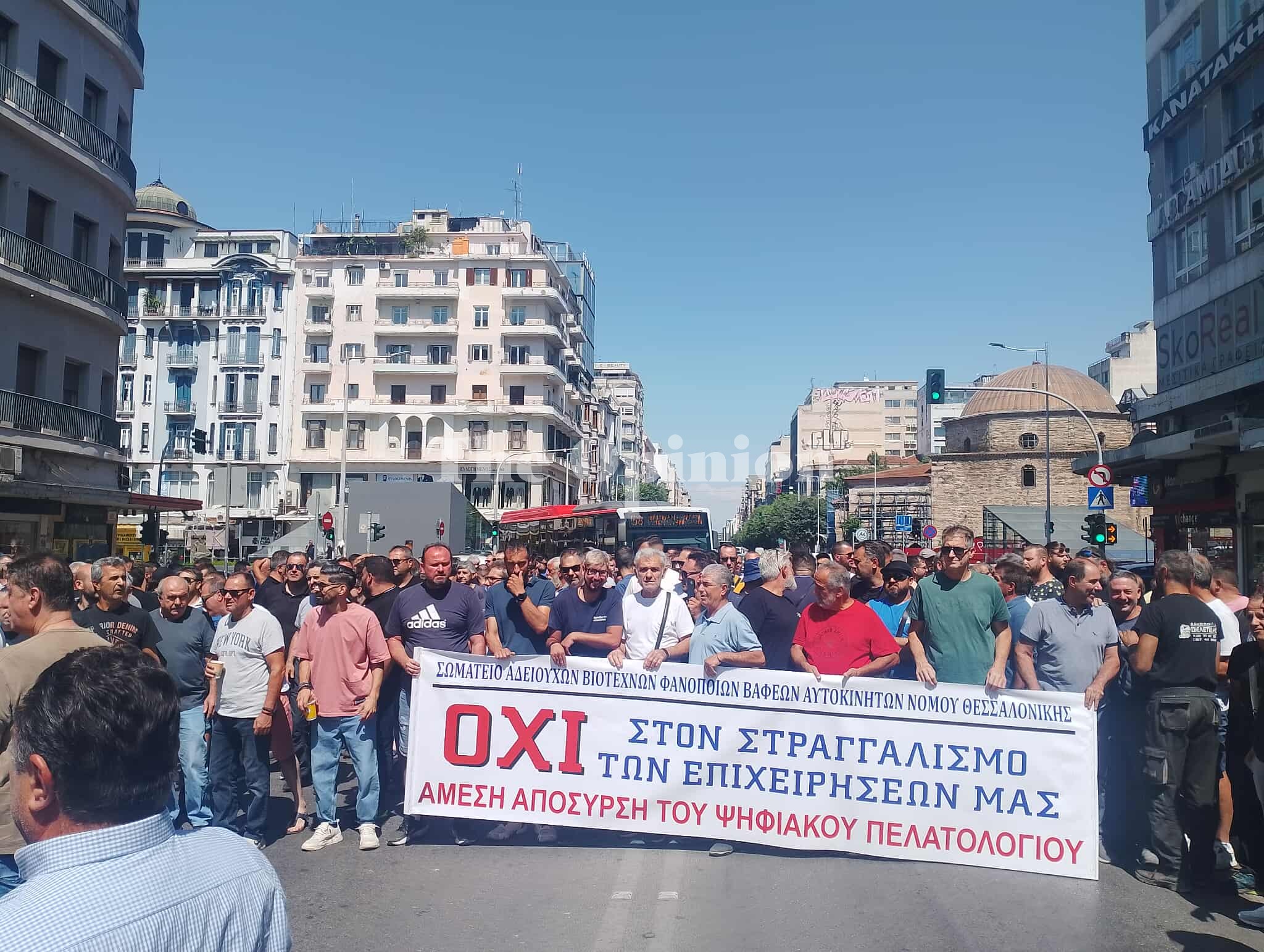 Συνεχίζουν και σήμερα τις κινητοποιήσεις τους οι ιδιοκτήτες συνεργείων οχημάτων