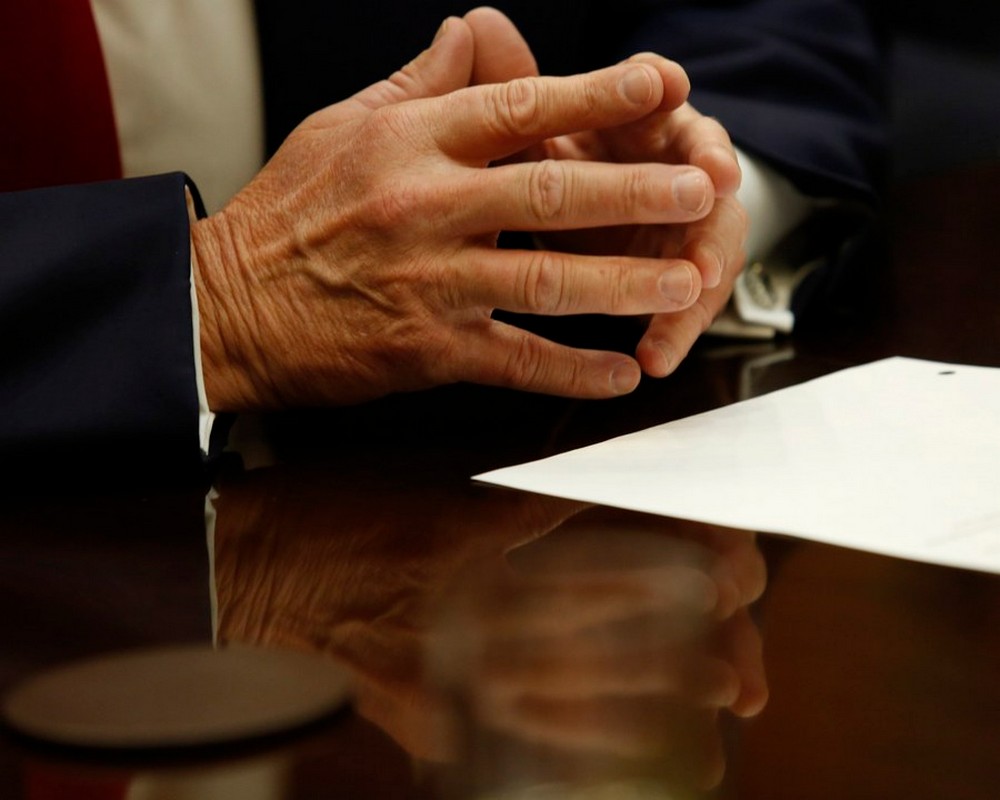 Ο πρόεδρος που τα έχει καλά με… όλους