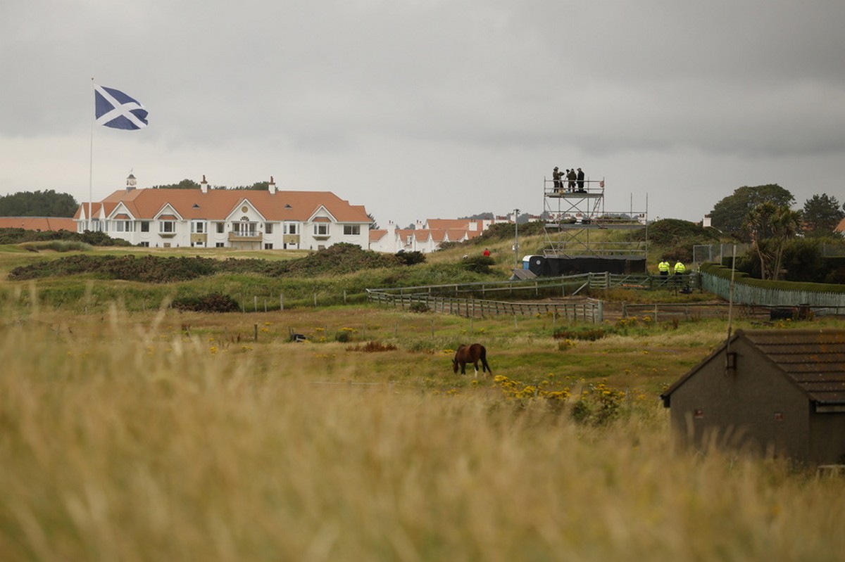 Δασμοί και χαμόγελα: Η εμπορική συμφωνία που επιβεβαιώνει την ισχύ του Τραμπ