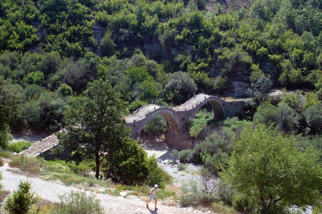 Ζαγοροχώρια:  6 + 1 λόγοι για καλοκαιρινή απόδραση (ΦΩΤΟ)