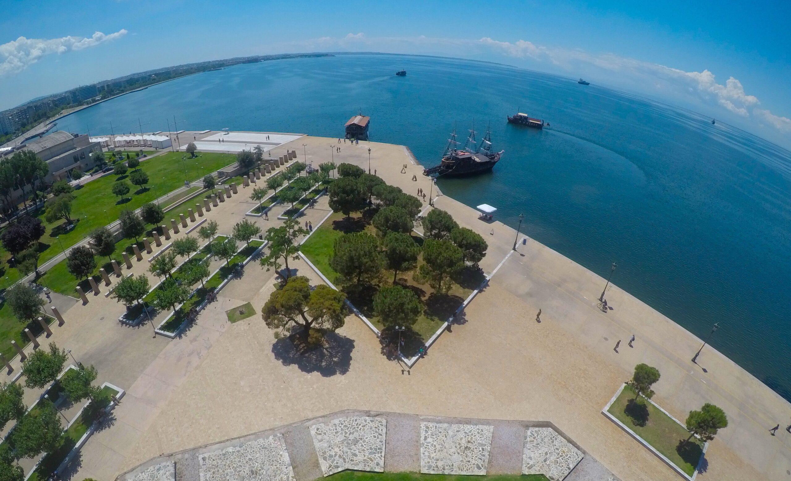 Ενοικιάζεται 6ος όροφος με το πιο ωραίο… μπαλκόνι της Θεσσαλονίκης