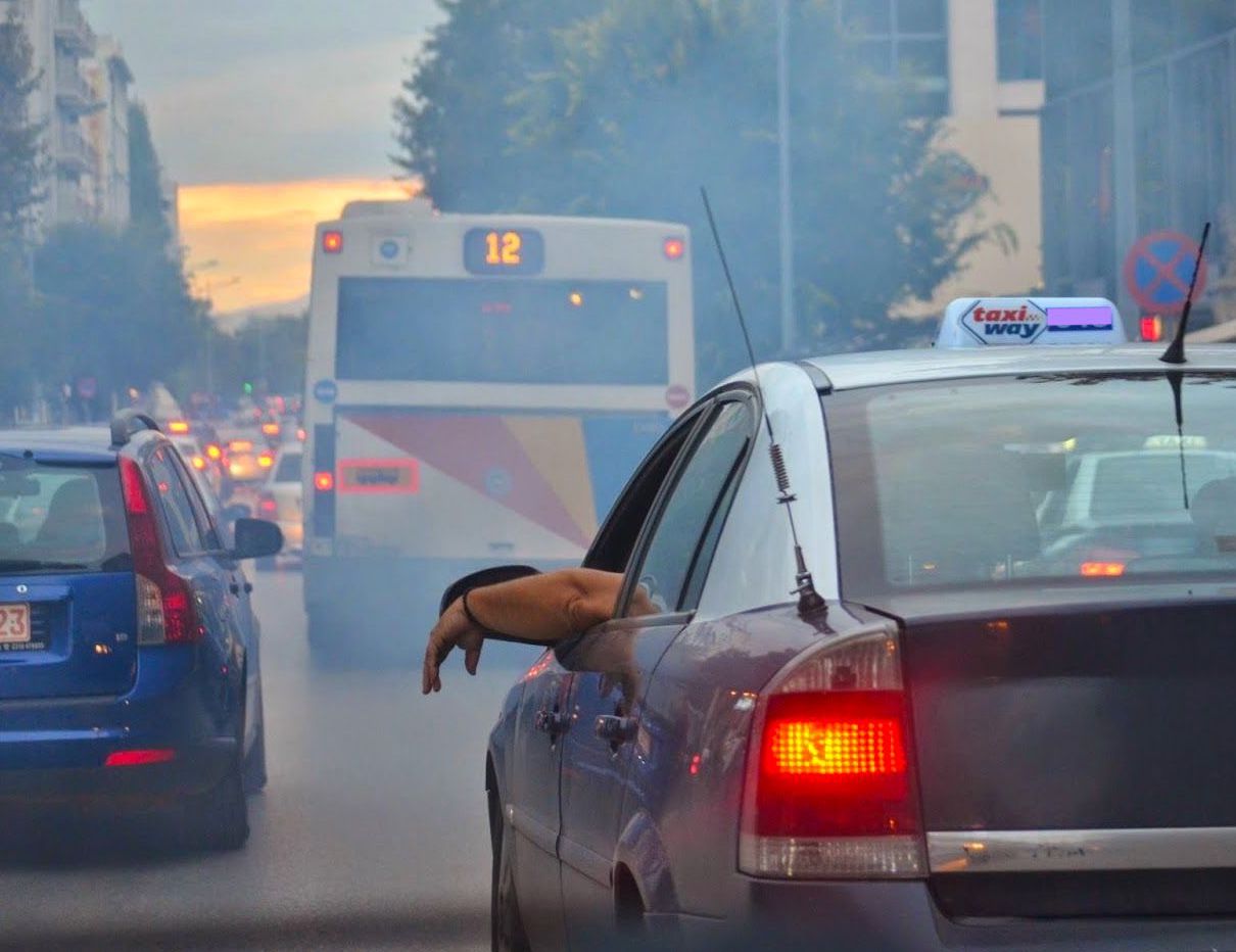 Η σκόνη πνίγει την ανάσα και γεμίζει τα… νοσοκομεία της Θεσσαλονίκης