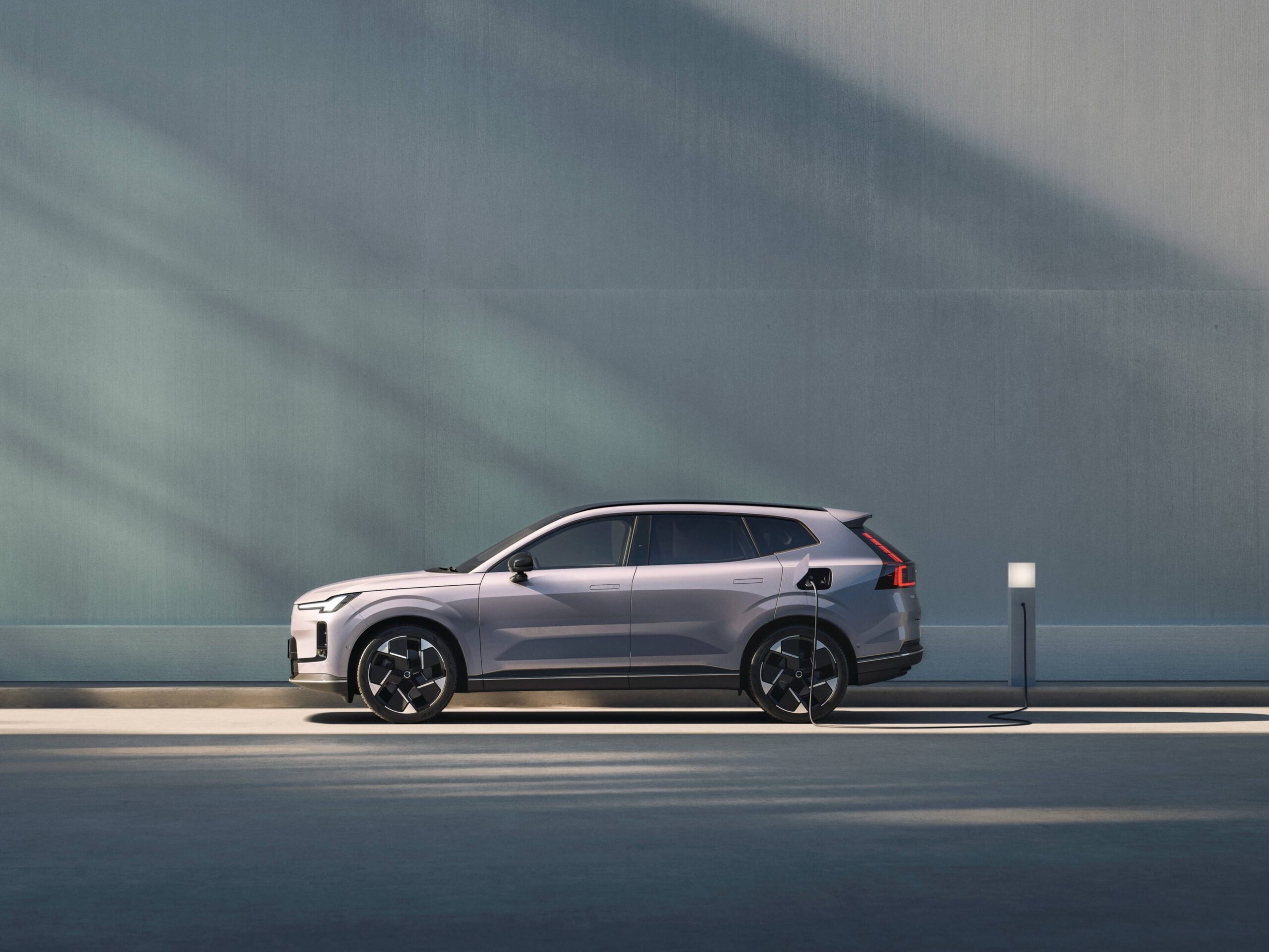 Tο νέο XC70 plug-in Hybrid αποκαλύπτει η  Volvo Cars