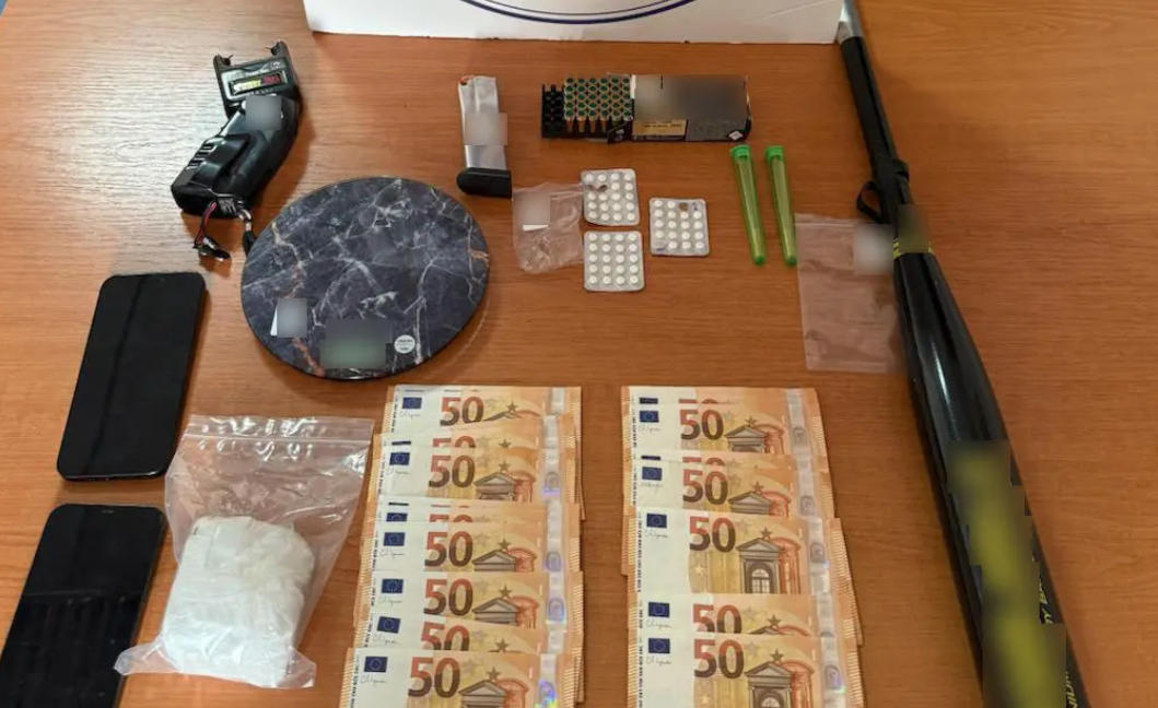 Τα μέιλ, οι «Αδιάφθοροι» και ο συγκάτοικος – Πώς οι Αρχές «έφτασαν» στα ίχνη του φερόμενου διεφθαρμένου αστυνομικού