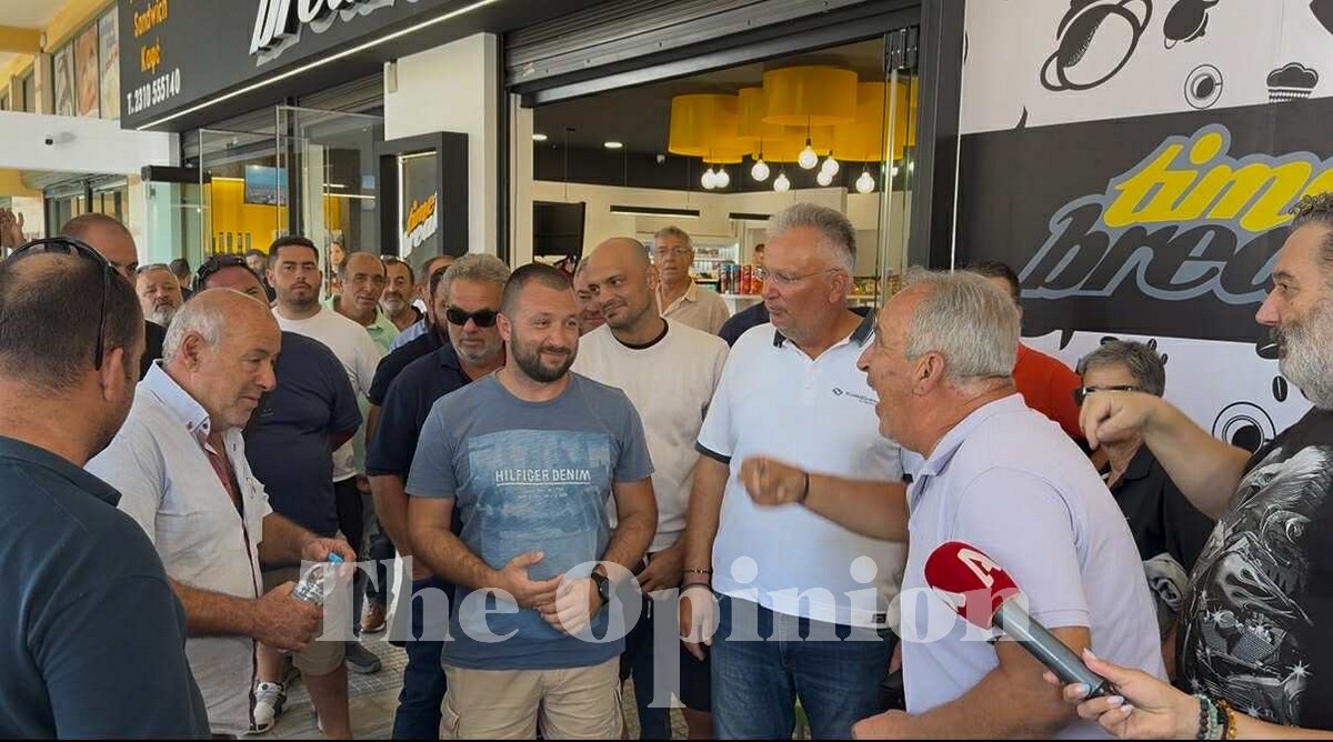 Αγρότες έξω από τα γραφεία του ΟΠΕΚΕΠΕ στη Θεσσαλονίκη (ΦΩΤΟ – VIDEO)