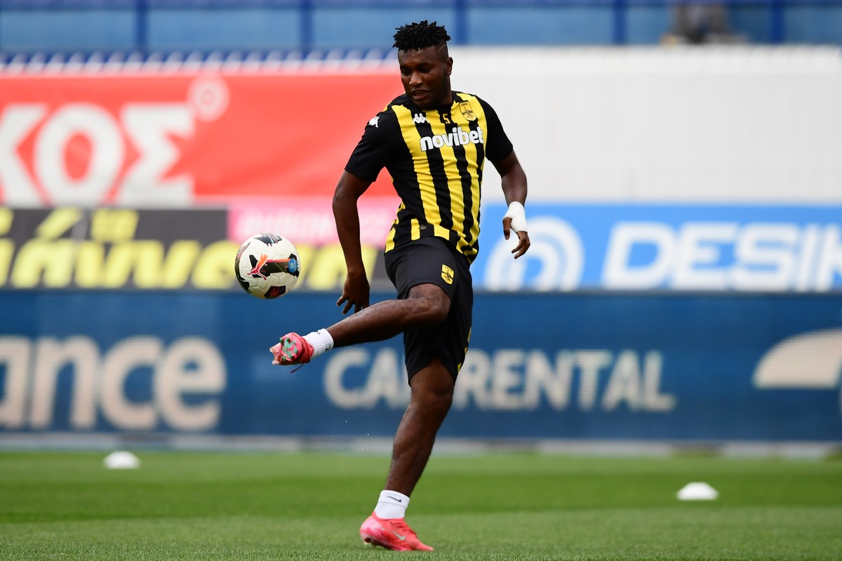 Και επίσημα στην Τορόντο ο Σιφουέντες – «Αναμένεται να αποτελέσει τον πυρήνα της ανανεωμένης ομάδας»