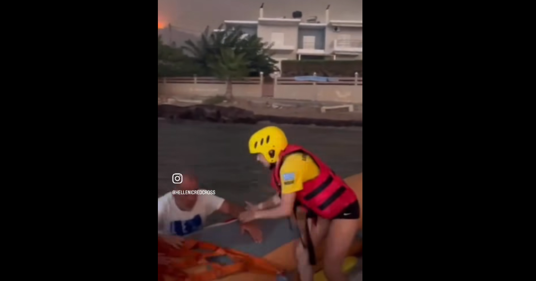 Αχαΐα: Συγκλονιστικό βίντεο διάσωσης από τους εθελοντές του Ελληνικού Ερυθρού Σταυρού (VIDEO)