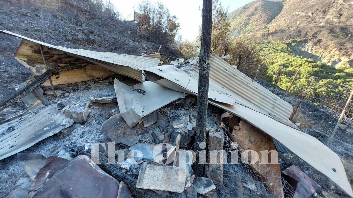 Κόλαση φωτιάς στην Αλβανία – Νεκρός 80χρονος, εκκενώθηκε νοσοκομείο στο Δέλβινο (ΦΩΤΟ+VIDEO)