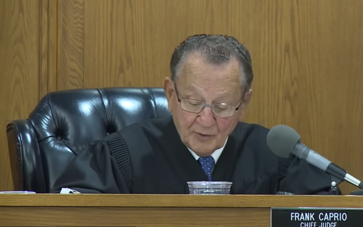 Frank Caprio: Πέθανε ο πιο «ανθρώπινος» δικαστής της Αμερικής (VIDEO)