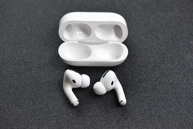 Η Apple απειλείται – Τα AirPods χάνουν την δύναμη τους