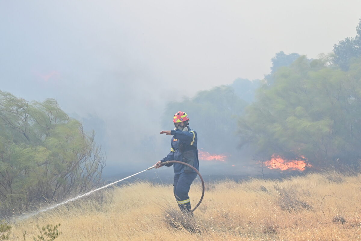 Φωτιά στην Αιτωλοακαρνανία – Στη «μάχη» 5 εναέρια