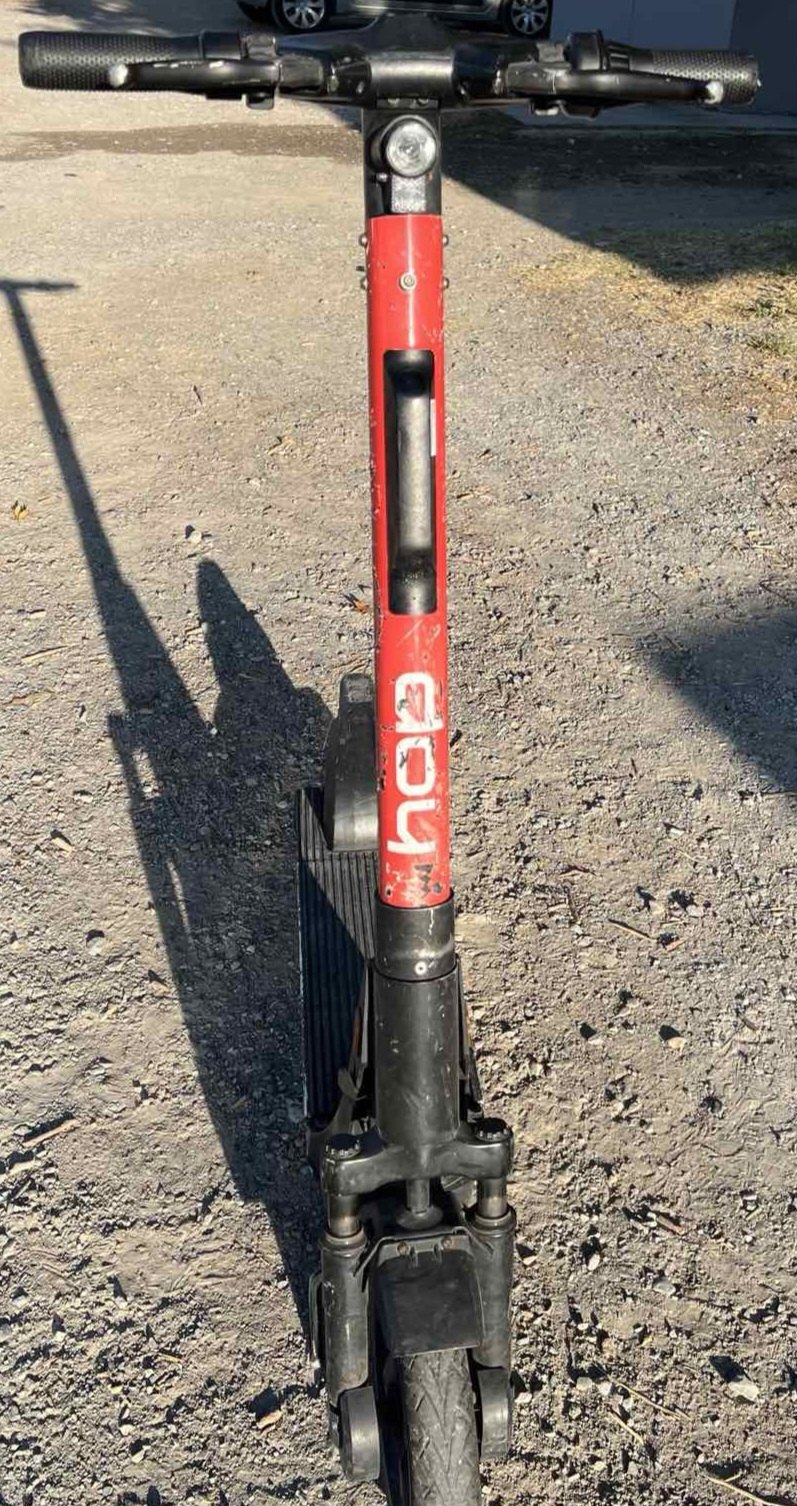 Πυλαία: Τοποθετήθηκαν μη ελεγμένα ηλεκτρικά πατίνια σύμφωνα με τον δήμαρχο