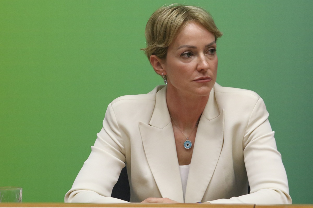 Α. Σδούκου: Η αντιπολίτευση ζητά να αφήσουμε να χρεοκοπήσουν τα ΕΛΤΑ