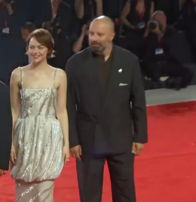 Φεστιβάλ Κινηματογράφου Βενετίας: Αποθέωση για Γιώργο Λάνθιμο και Έμα Στόουν για το Bugonia (VIDEO)