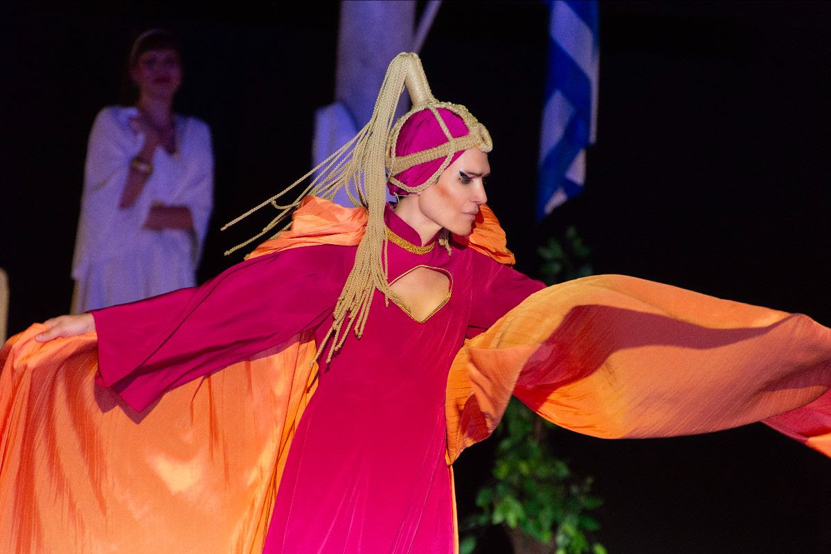 Η «Μήδεια» του Μποστ με τον Π. Καναράκη στο Ανοιχτό θέατρο Συκεών «Μάνος Κατράκης»