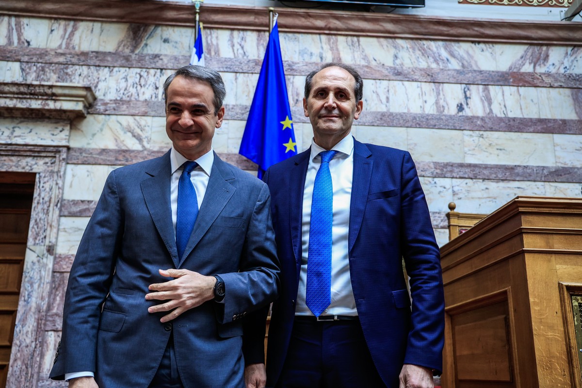 Ποιος ήταν ο γραμματέας της ΚΟ της Νέας Δημοκρατίας, Απόστολος Βεσυρόπουλος