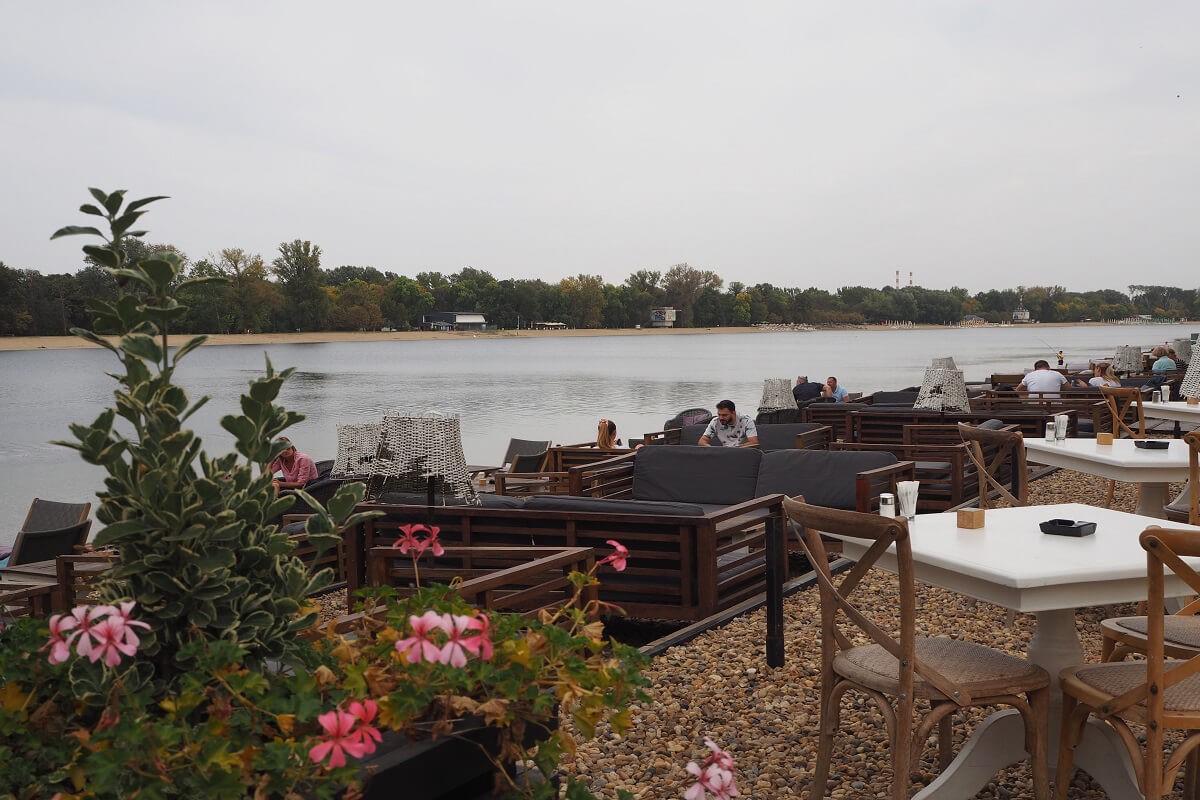 Βελιγράδι: Ποια είναι η «θάλασσα» όπου διασκεδάζουν κάτοικοι και επισκέπτες (ΦΩΤΟ)