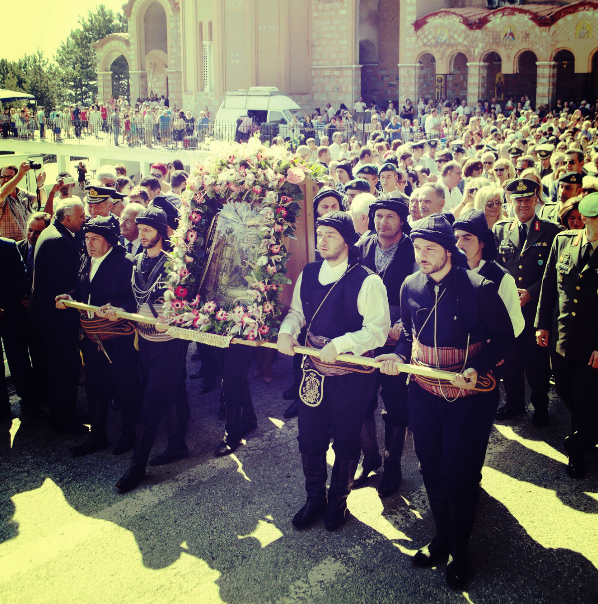 Παναγία Σουμελά: Πλήθος κόσμου για προσκύνημα στην «Κυρά του Πόντου»