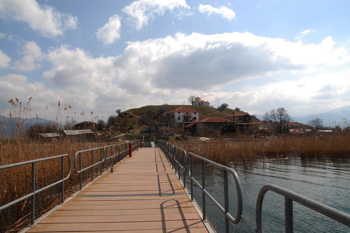 Πρέσπες: Γραφικά χωριά, ασκηταριά και διεθνές φεστιβάλ μουσικής