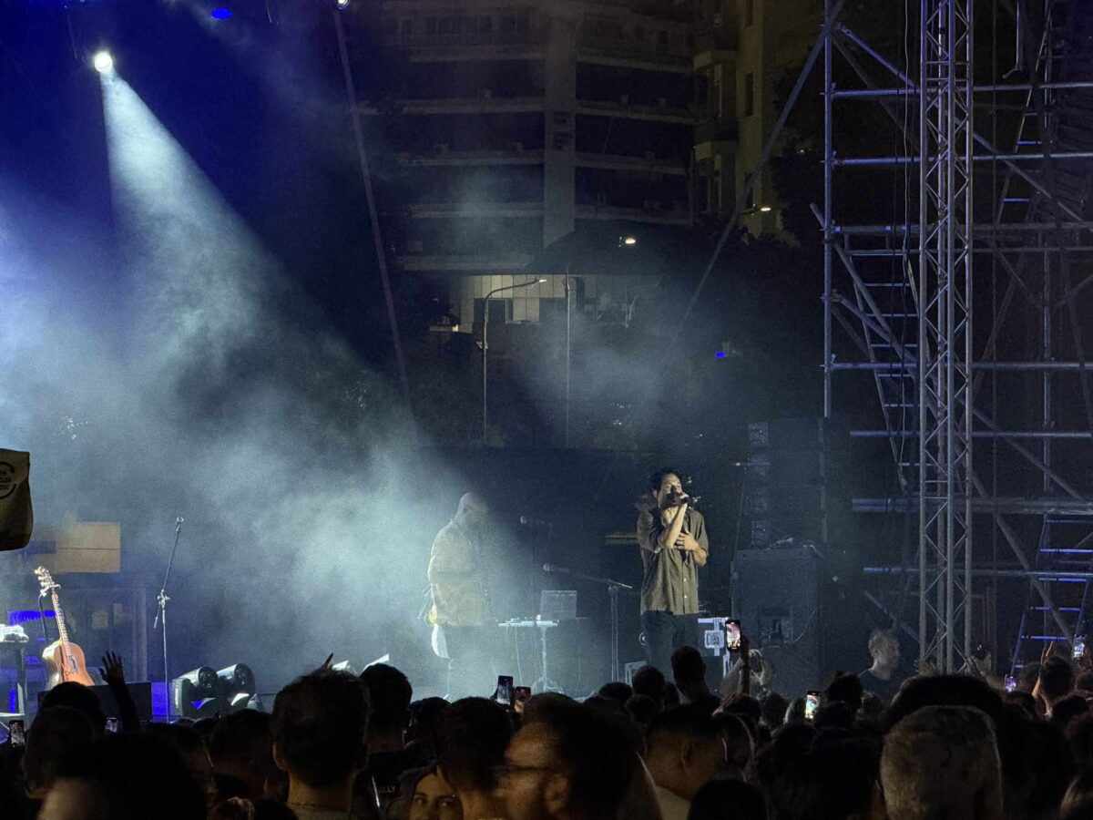 89η ΔΕΘ: Εκατοντάδες κόσμου στο τόξο της ΧΑΝΘ για να απολαύσουν τον Πάνο Βλάχο (ΦΩΤΟ)