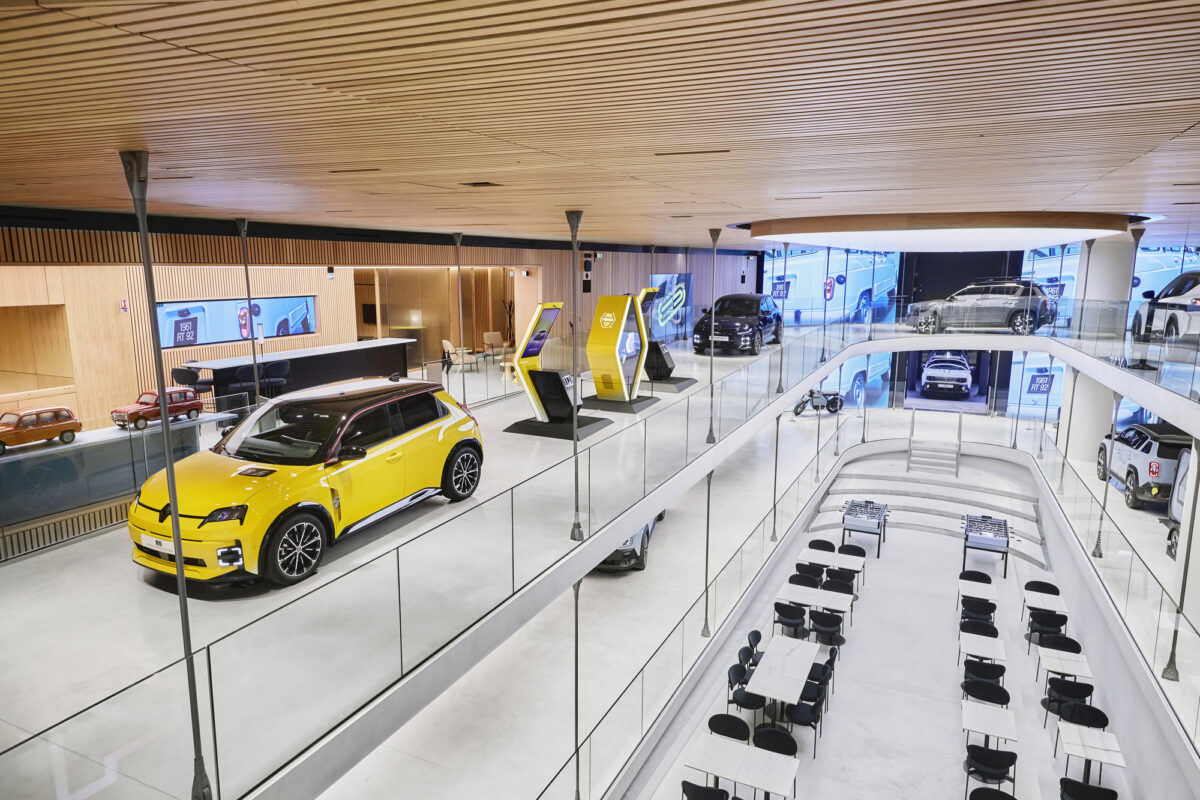 H POP κουλτούρα της Renault επιστρέφει στα Ηλύσια Παιδία