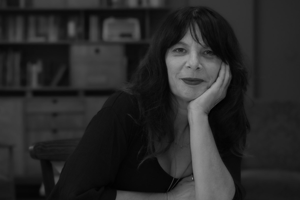 Η αφήγηση είναι λόγος προφορικός. Είναι λόγος λιτός και στηρίζεται στο υπαινικτικό, στο «κρυφτό», στο λίγο· σαν τον έρωτα, που χρονοτριβεί σε ασήμαντες λεπτομέρειες