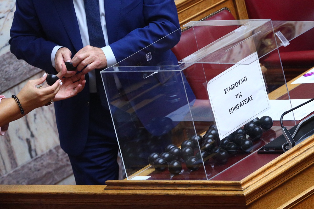 Τέμπη: Τα νέα μέλη του Δικαστικού Συμβουλίου για την άσκηση ποινικής δίωξης στον Καραμανλή