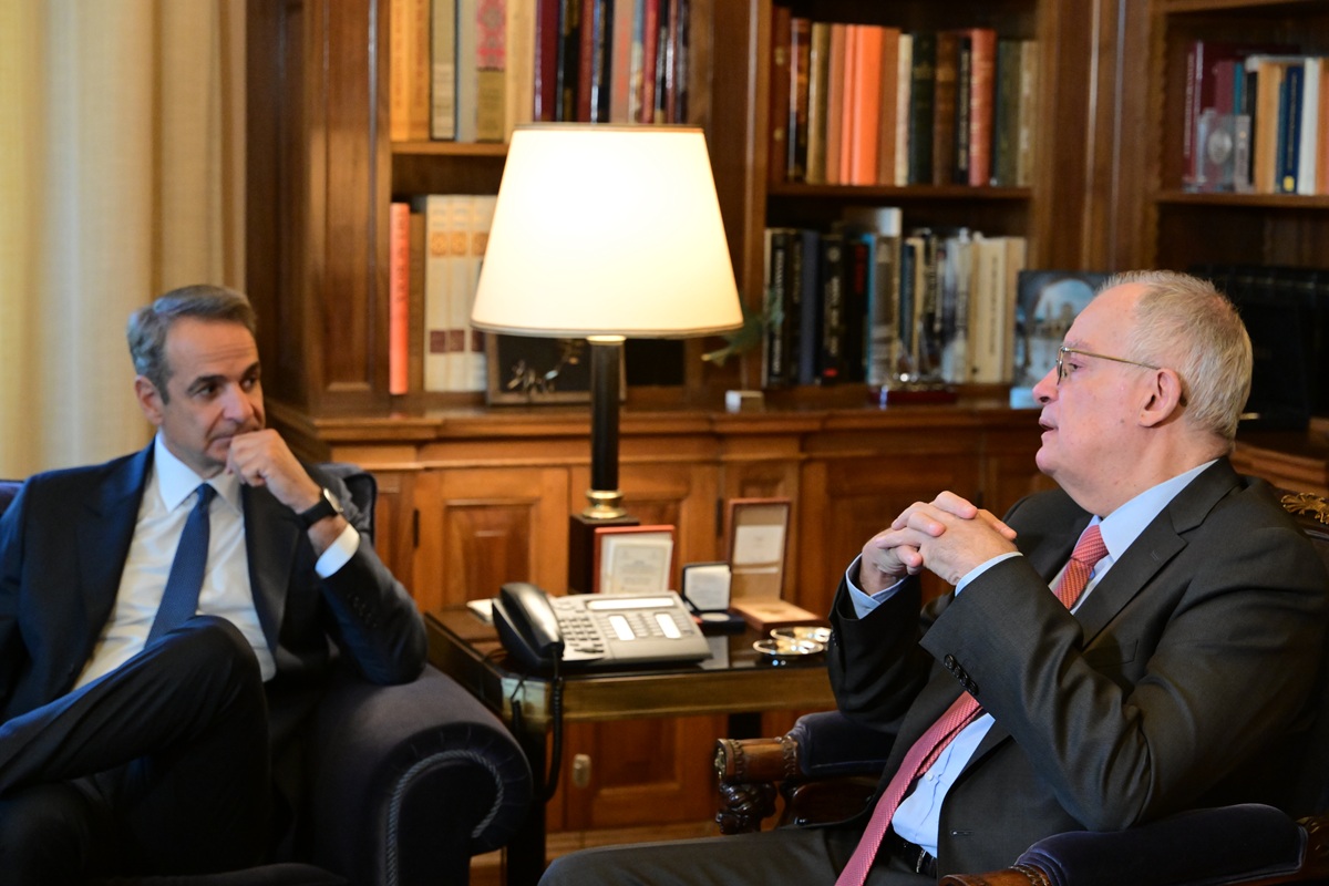 Κ. Μητσοτάκης στη συνάντηση με Κ. Τασούλα: Μειώνουμε τους φόρους και αυξάνουμε τους μισθούς