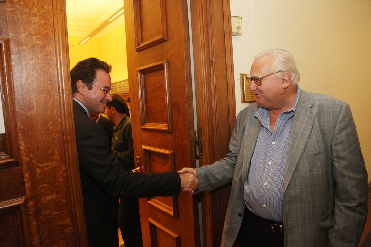 Πέθανε ο πρώην υπουργός Αλέκος Ακριβάκης – Υπήρξε ιδρυτικό μέλος του ΠΑΣΟΚ