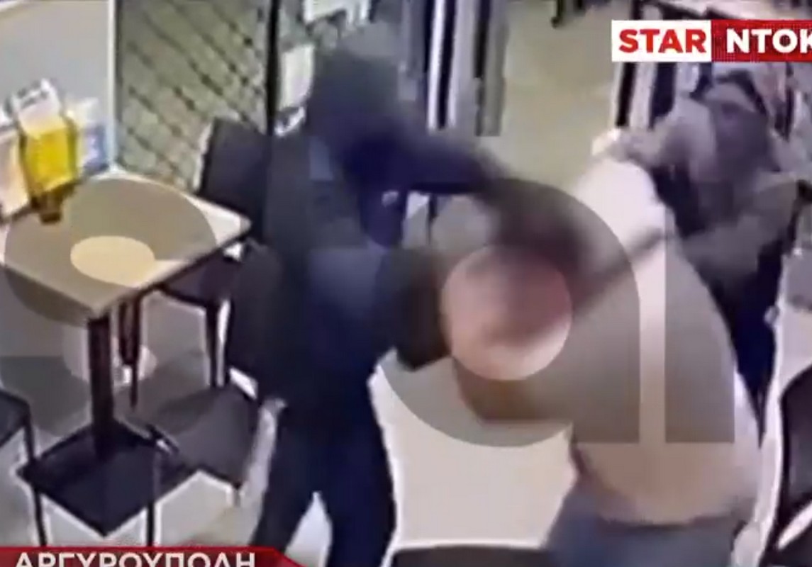 Αττική: Ιδιοκτήτης καταστήματος πάλεψε με ληστές και τους έδιωξε (VIDEO)