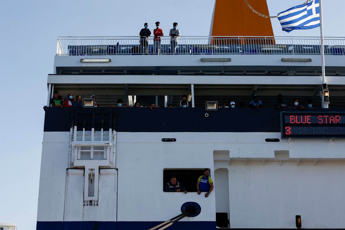 Blue Star Chios: Η συρόμενη πόρτα που κόστισε τη ζωή στον 20χρονο ναυτικό (VIDEO)