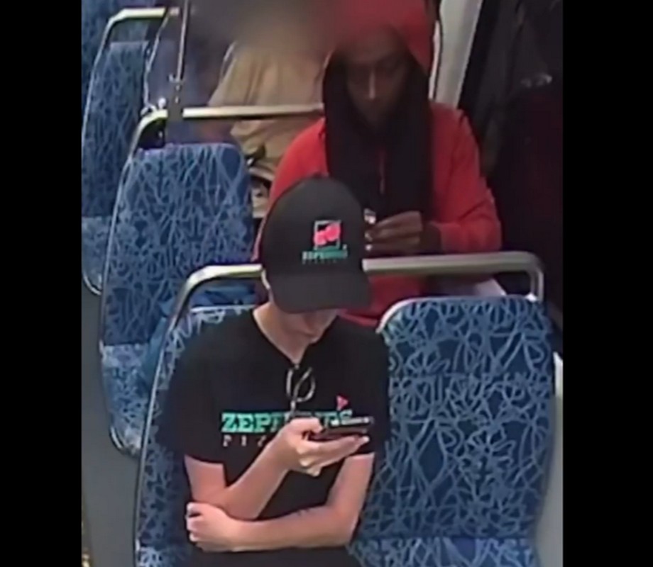 ΗΠΑ: Άνδρας μαχαίρωσε και σκότωσε γυναίκα μέσα στο μετρό (VIDEO)