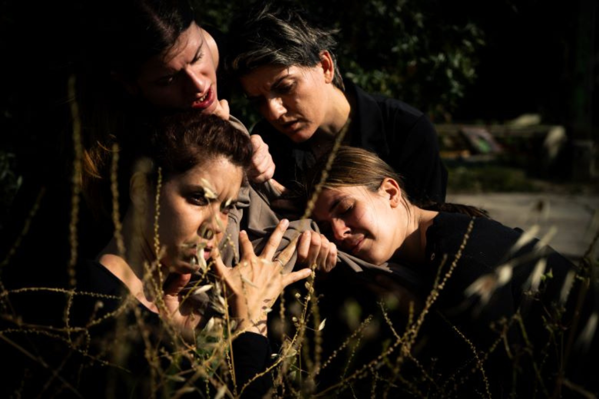 «Duende/Μονάχα αίμα ανθίζει εδώ», σε σκηνοθεσία Στέλιου Βραχνή, στο Θέατρο Αυλαία