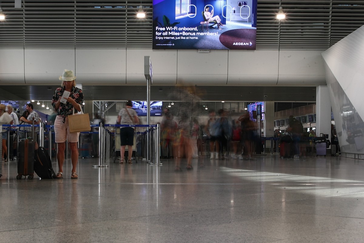 «Ελ. Βενιζέλος»: Καθυστερήσεις από 20 λεπτά ως και 2 ώρες (VIDEO)