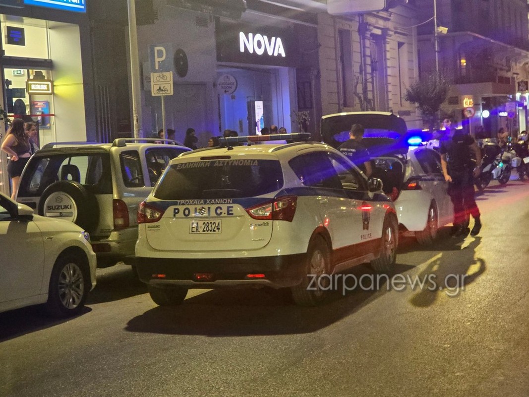 Κρήτη: Μεθυσμένοι Αμερικάνοι στρατιώτες έσπασαν όχημα μετά από καυγά (ΦΩΤΟ)