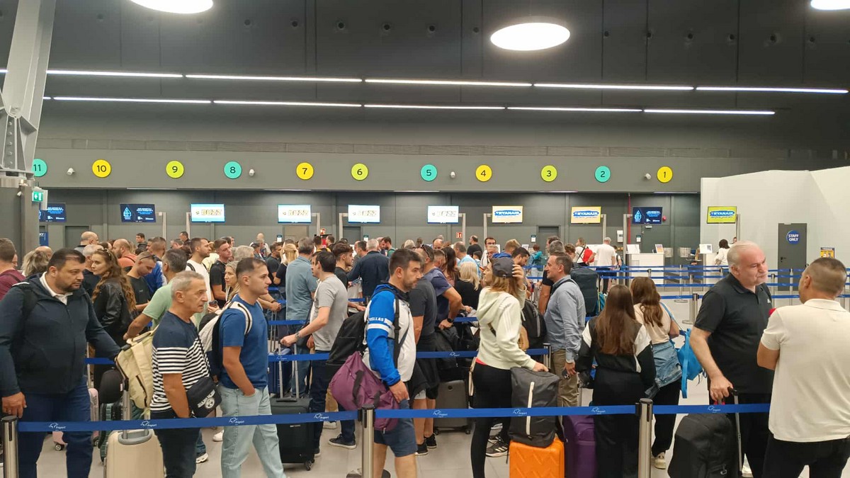 Θεσσαλονίκη: Γέμισαν τσάρτερ για να βρεθούν στο πλευρό της Εθνικής (ΦΩΤΟ-VIDEO)