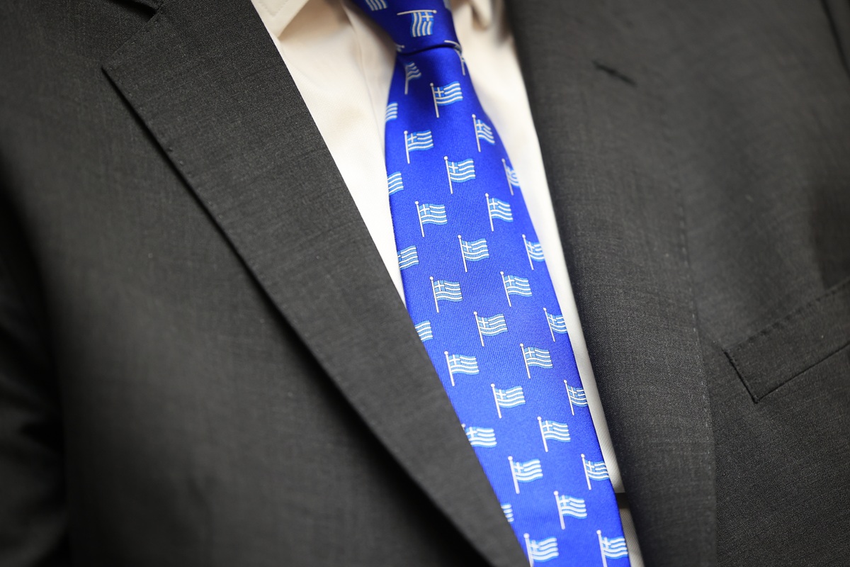 Με μηνύματα η γραβάτα του Μάξιμου