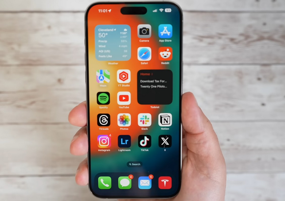 Δεν εντυπωσιάζουν τα δείγματα για το πρώτο αναδιπλούμενο iphone