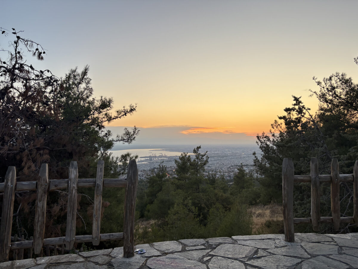 Καρά Τεπέ: Εικόνα εγκατάλειψης σε ένα σημείο με μοναδική πανοραμική θέα στη Θεσσαλονίκη (ΦΩΤΟΡΕΠΟΡΤΑΖ)
