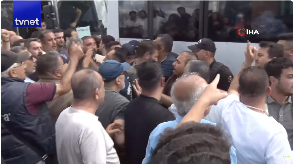 Ένταση στην Τουρκία: Συγκρούσεις βουλευτών με αστυνομικούς στα γραφεία της αντιπολίτευσης (VIDEO)