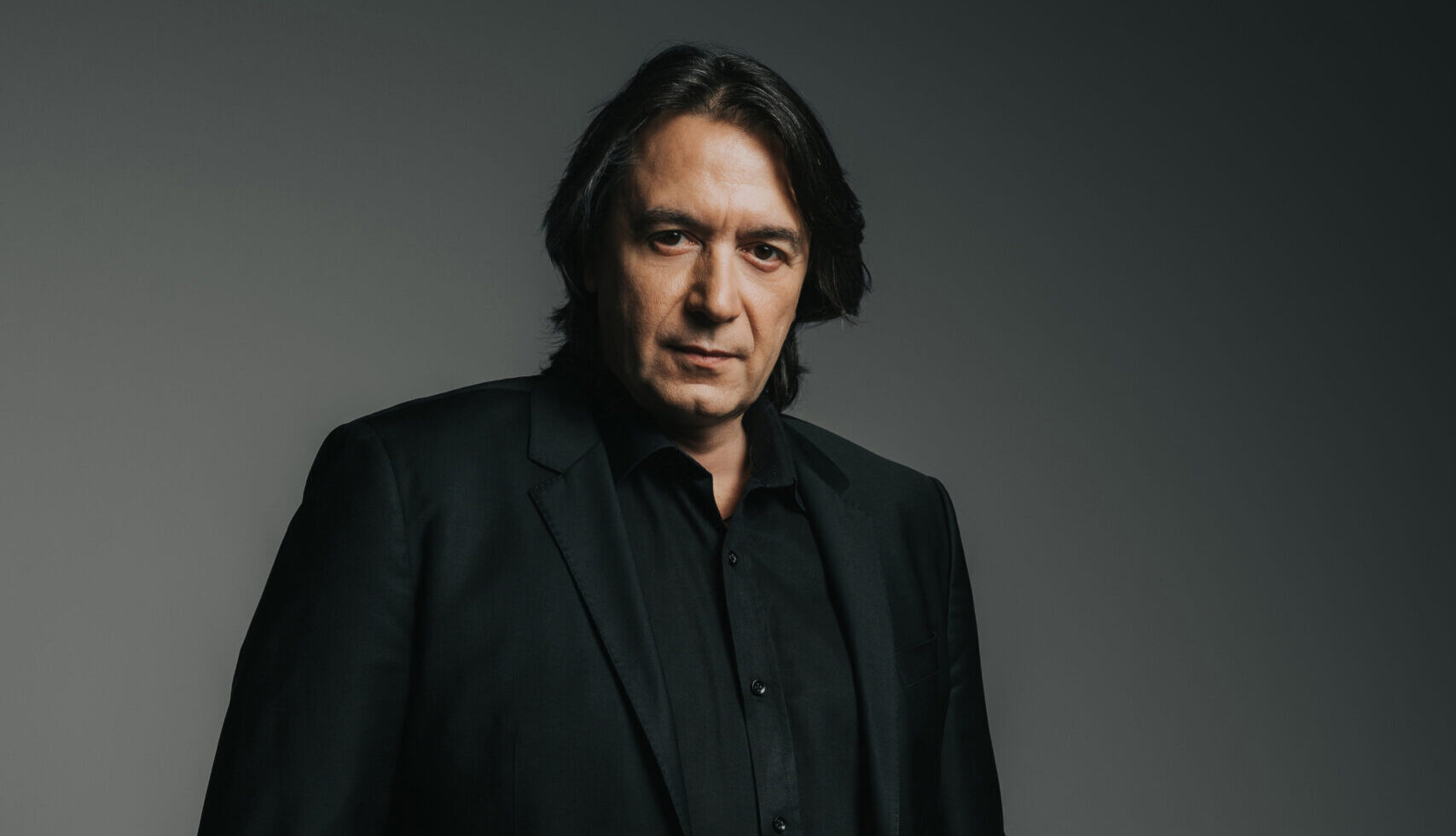 Γιάννης Κότσιρας: Μία μοναδική συναυλία στην Πλατεία Αριστοτέλους