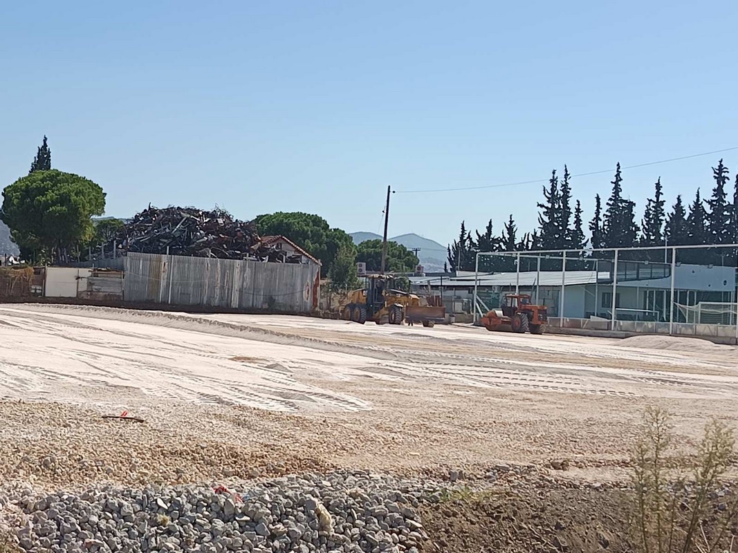 Θεσσαλονίκη: Εργολάβος μπάζωσε ρέμα για να φτιάξει γήπεδο (ΦΩΤΟ)