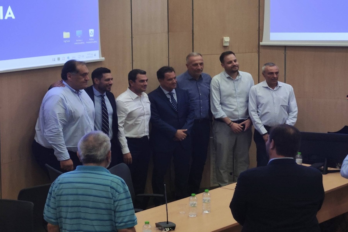 Ο Άδωνις, ο ρήτορας Κυρανάκης και ο πρόεδρος που μαζεύει κόσμο