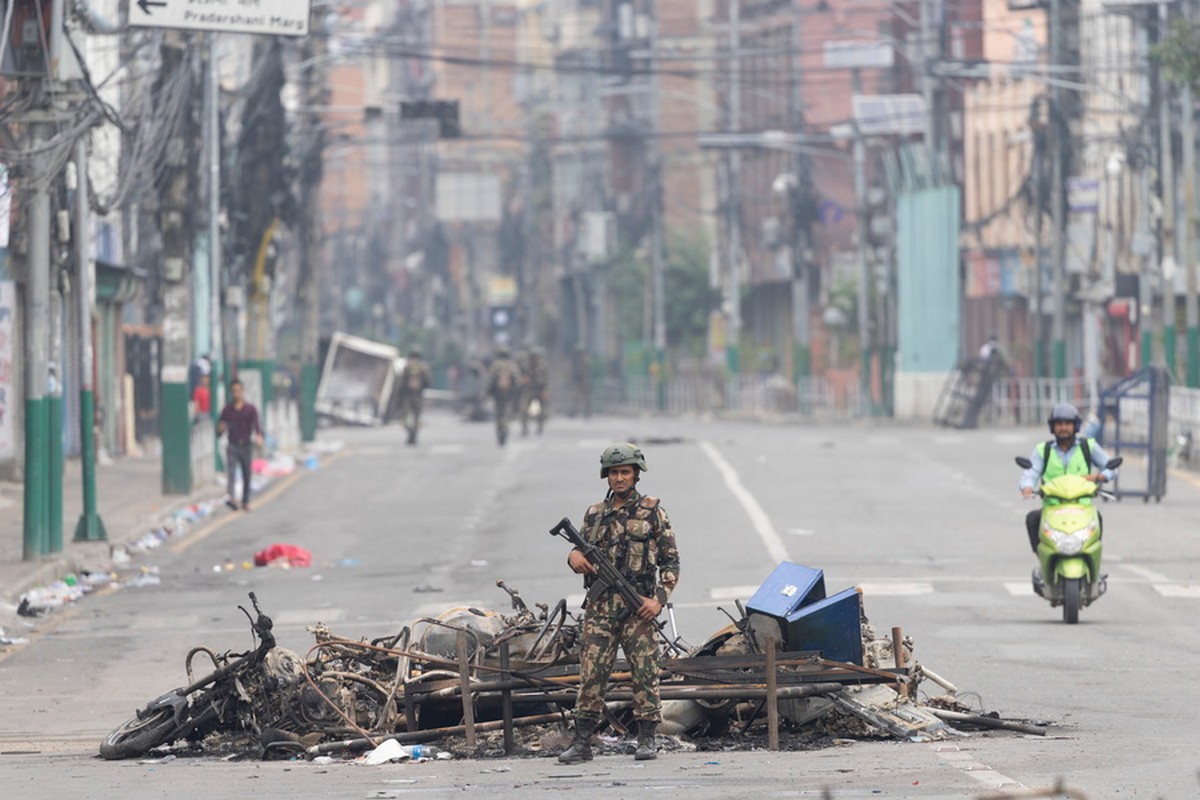 Νεπάλ: Τουλάχιστον 51 άνθρωποι σκοτώθηκαν στις ταραχές – 12.500 φυλακισμένοι δραπέτευσαν (VIDEO)