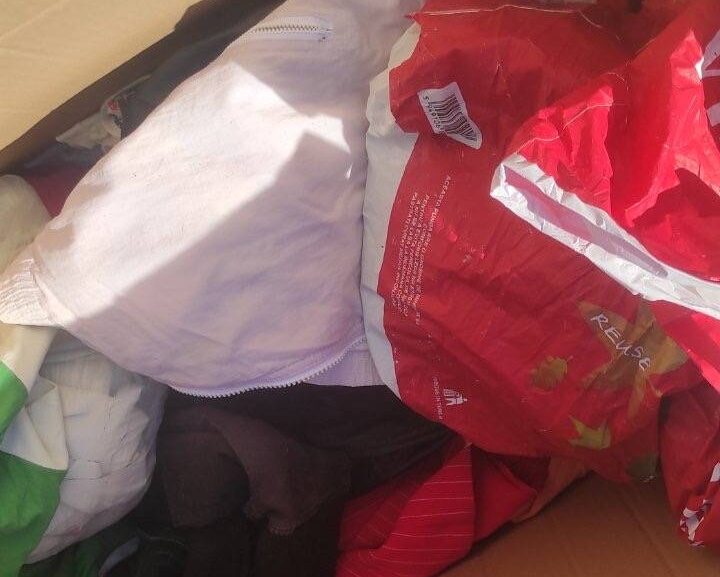 Ελεγκτές της ΑΑΔΕ «μπούκαραν» σε αποθήκη και κατάσχεσαν «μαϊμού» προϊόντα αξίας 1.6 εκατ. ευρώ (ΦΩΤΟ)